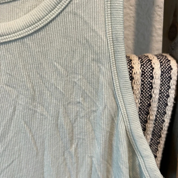 Lululemon women’s ribbed crew neck tank top size small - Picture 3 of 6
